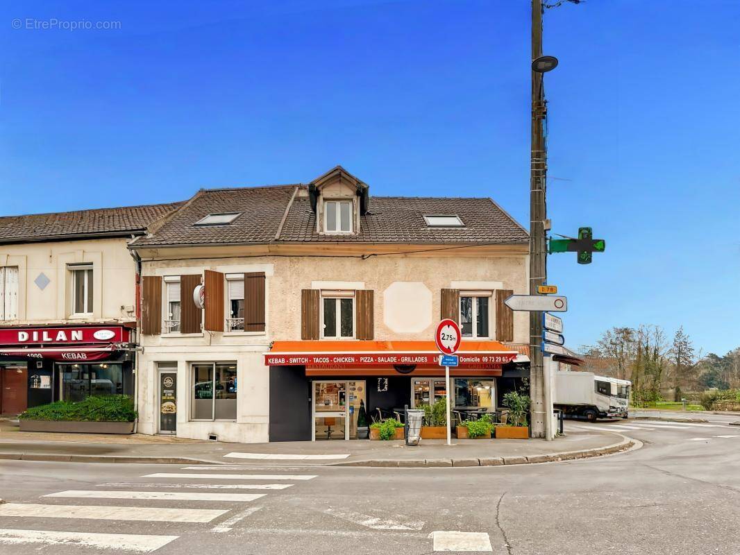 Commerce à PERSAN