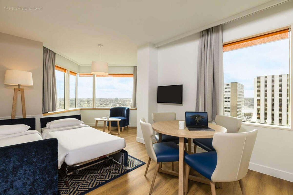 Property for sale in Paris - Appartement à PARIS-15E