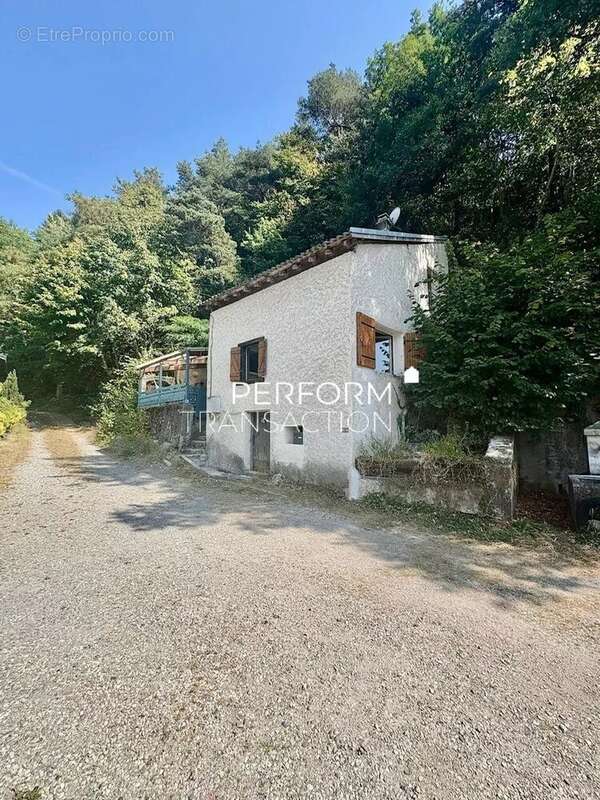 Maison à SAINT-LAURENT-EN-BEAUMONT