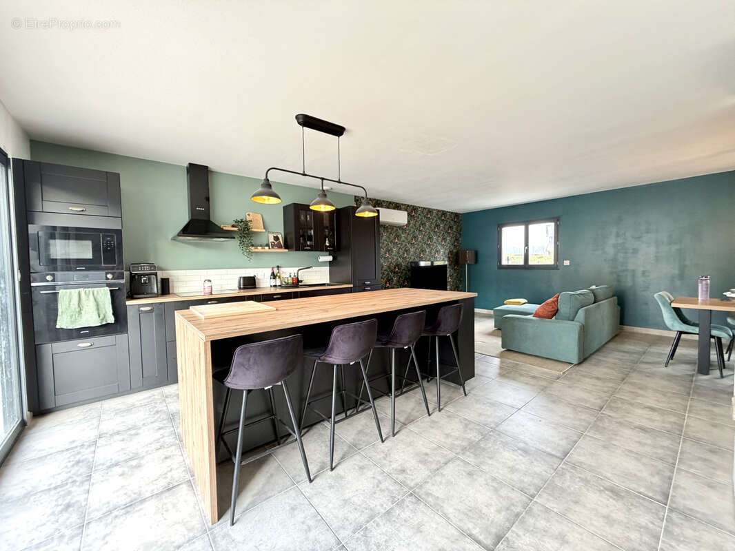 Maison à MEYRARGUES