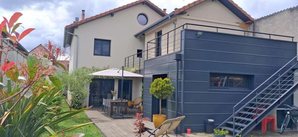PAU: Quartier du Buisson, Maison À Vendre, bien rare à visiter rapidement!! - photo 13