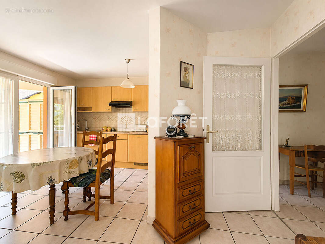 Challes-les-Eaux - Appartement T4 avec garage double, ascenseur et toutes commodités à pied - photo 6