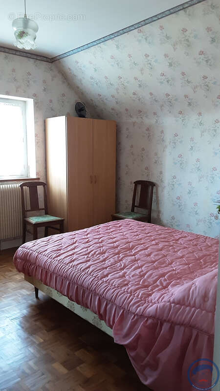 Maison à COURCAY
