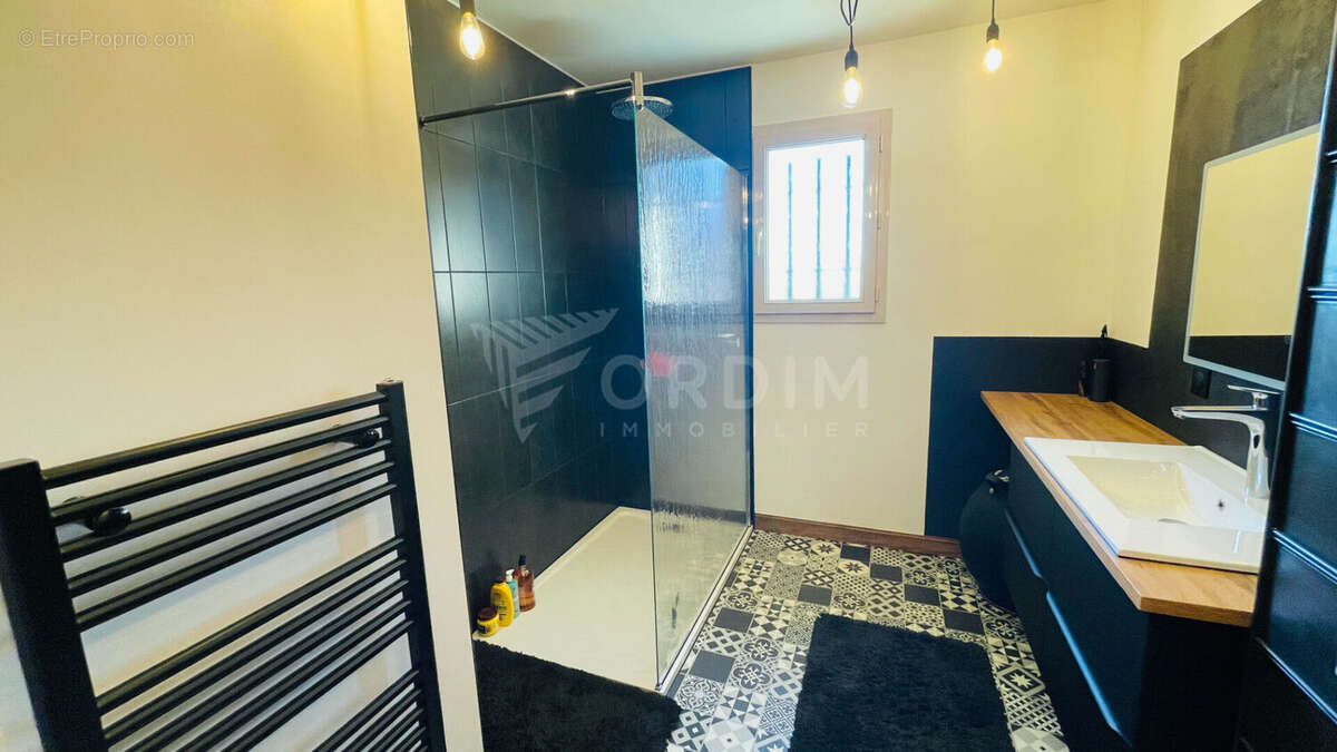 Maison à FLOGNY-LA-CHAPELLE