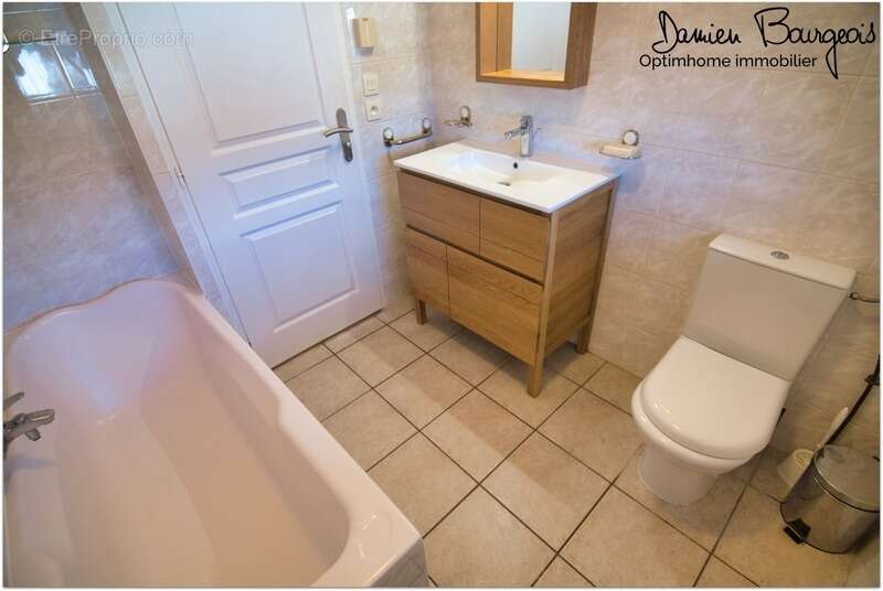 Maison à SAINT-GENIS-POUILLY