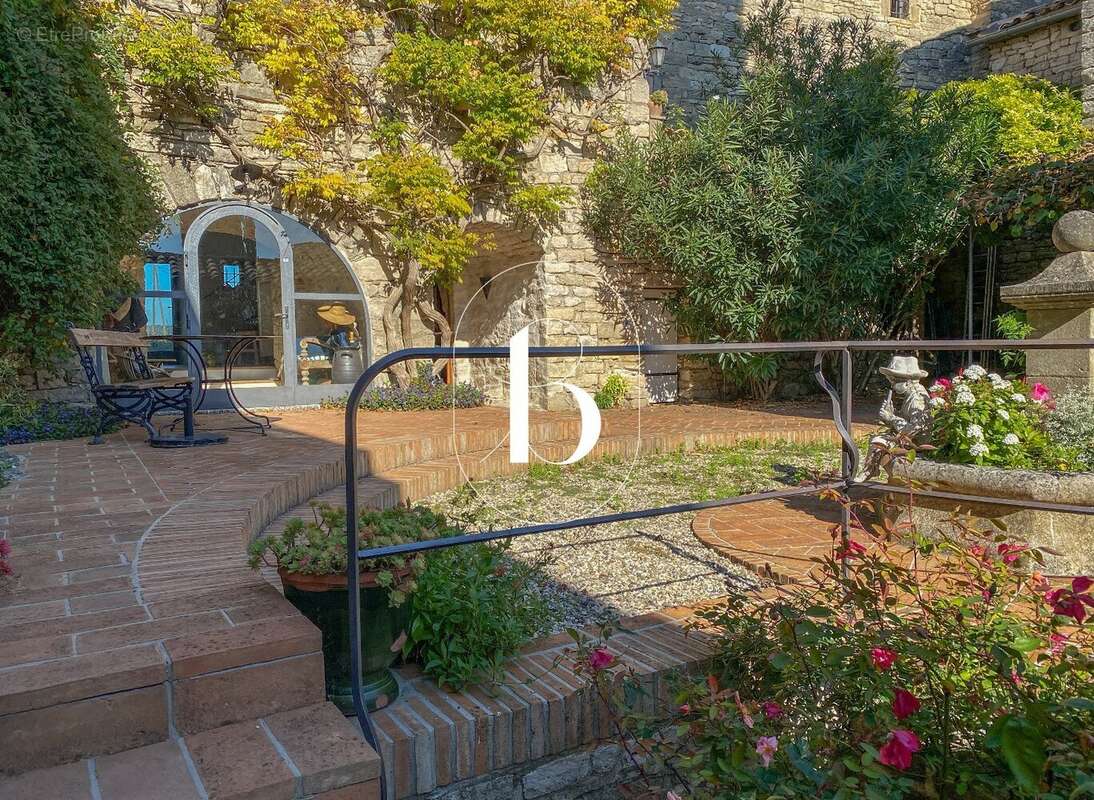 Maison à GOUDARGUES