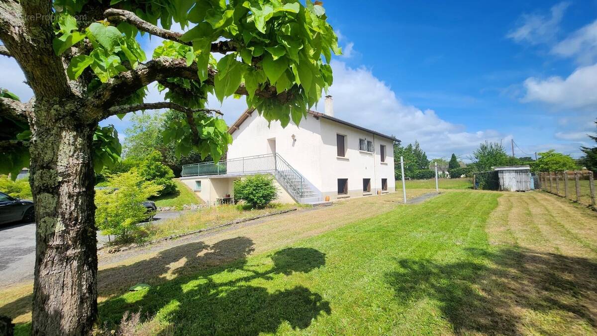 Maison à SAINT-JUNIEN