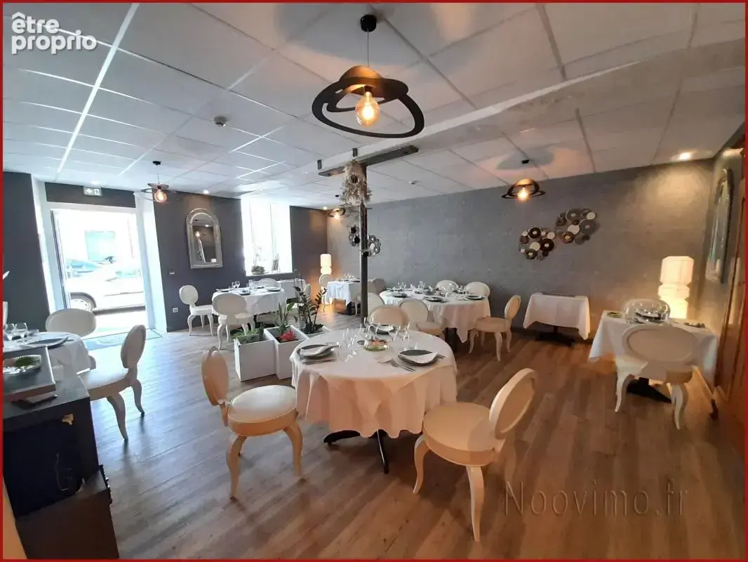 Immeuble actuellement Hotel/Restaurant rénové - photo 2