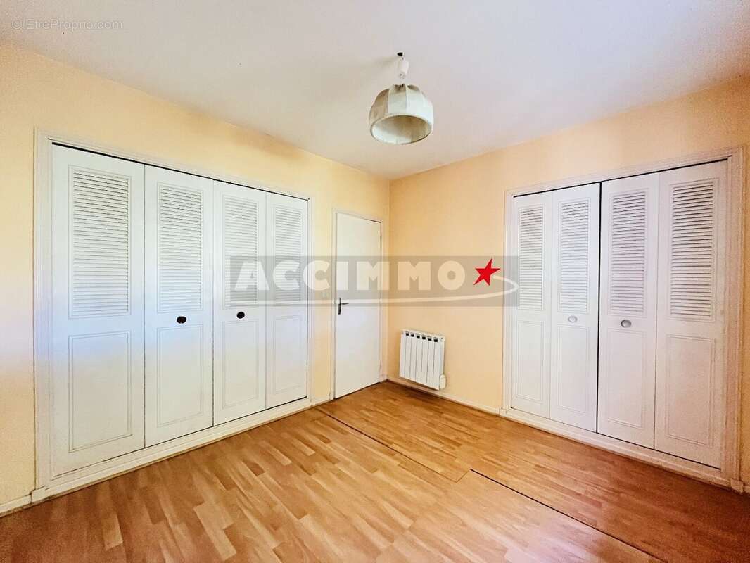 Maison à LABRUGUIERE