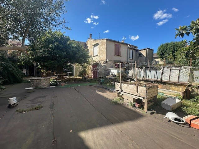 Maison à SAINT-LAURENT-D'AIGOUZE