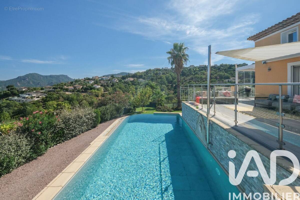 Photo 1 - Maison à LES ADRETS-DE-L&#039;ESTEREL