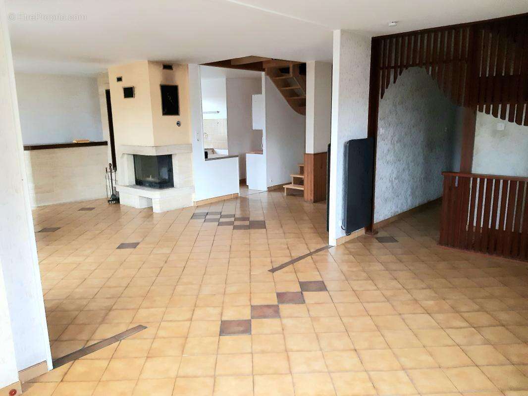 Maison à PONT-DU-CHATEAU