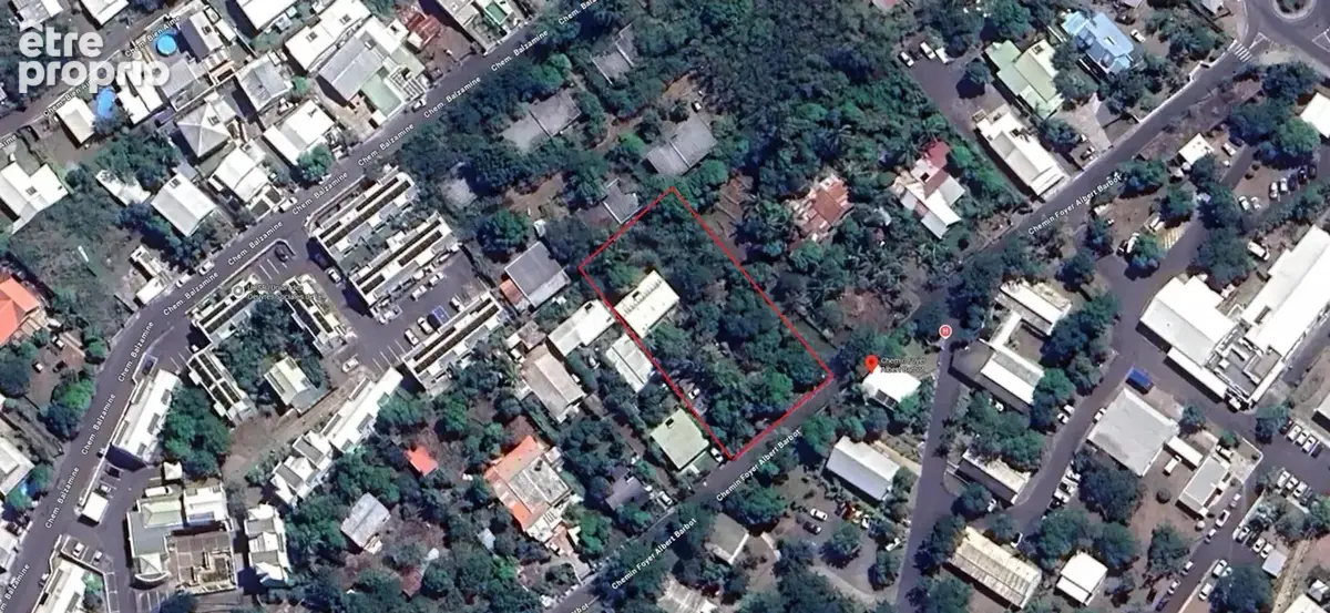Photo Terrain à Saint-Pierre au prix de 799 000€