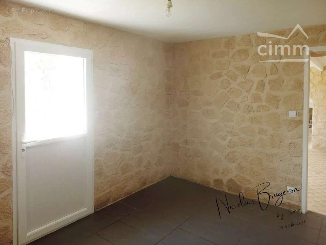En exclusivité – deux maisons, revenu locatif immédiat et 1 505 m² de terrain - photo 19