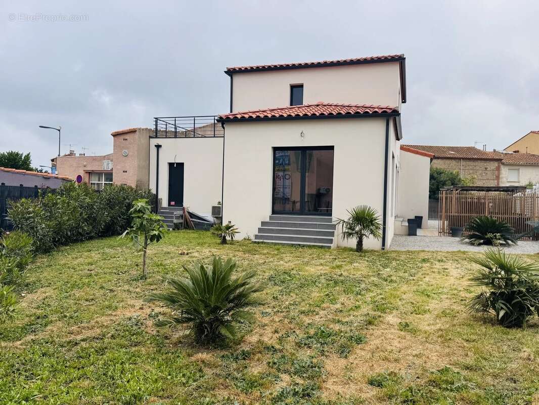 Maison à VILLELONGUE-DE-LA-SALANQUE