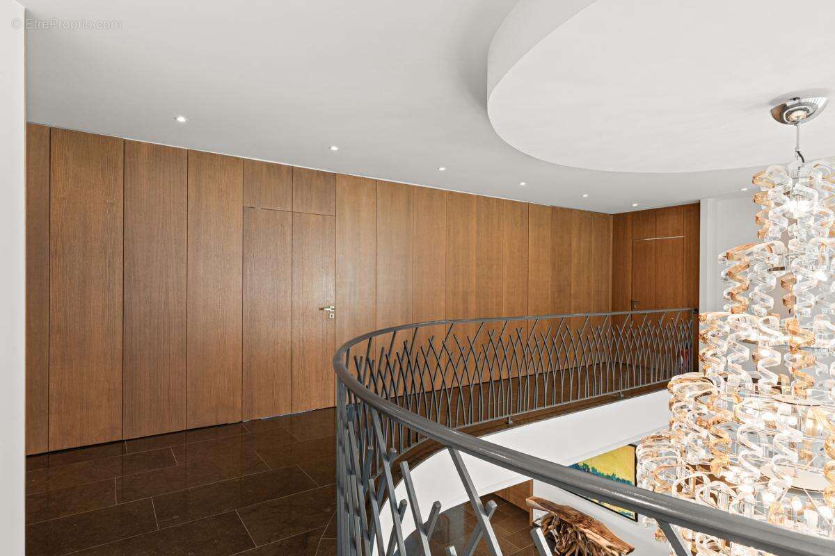 Maison à ROQUEFORT-LES-PINS