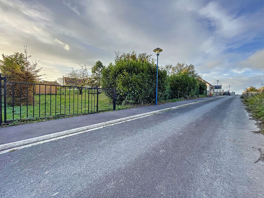 Terrain à GUIGNICOURT