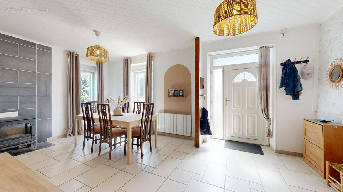 Maison à FOLLIGNY