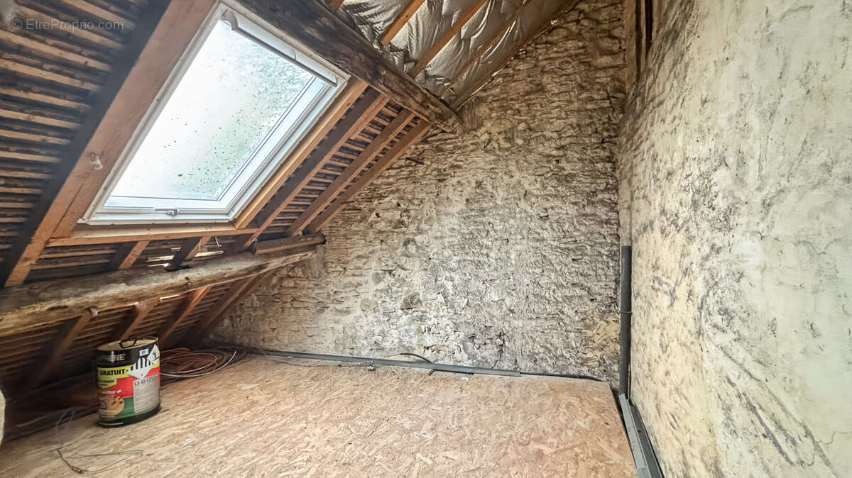 Maison à HOUDAN
