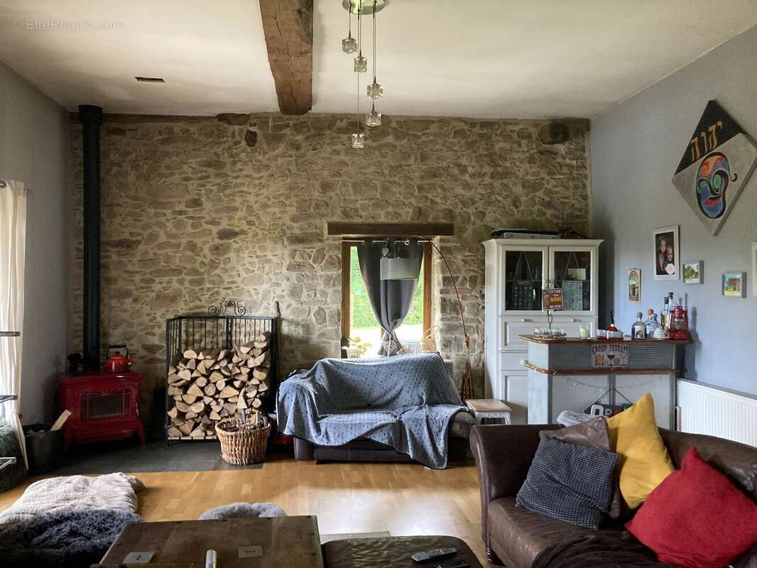 Maison à LADIGNAC-LE-LONG