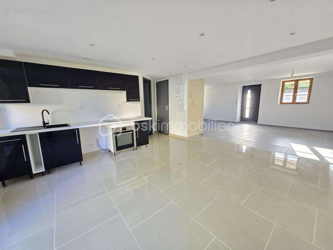 Maison à SAINT-LEGER-DES-VIGNES