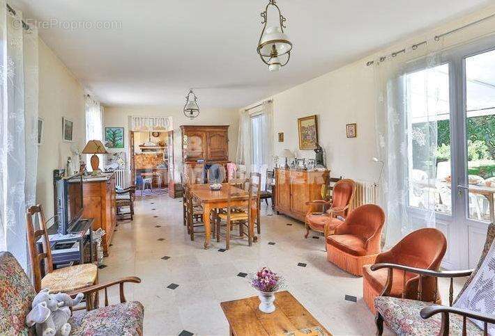 79d97df1b87a4e6f33d869f8b26a2d53bdebdf2b - Maison à SAINT-AIGULIN