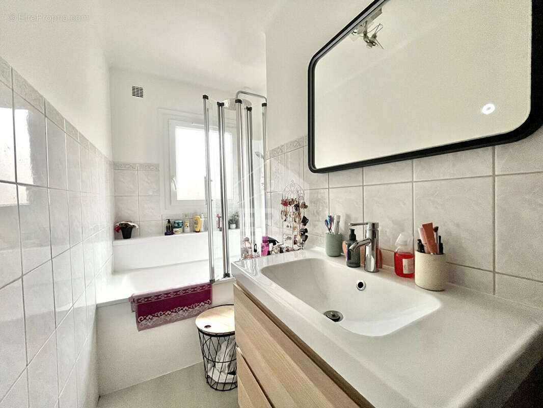 Appartement à SARTROUVILLE