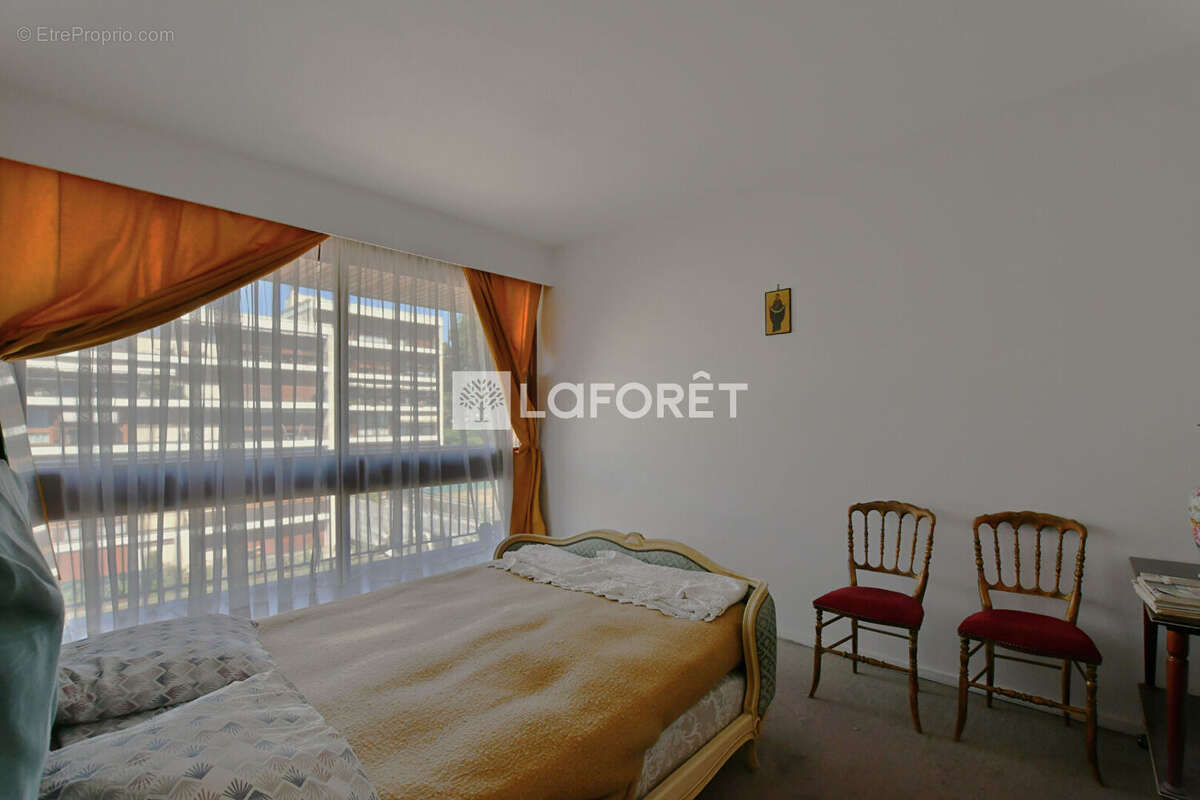 Appartement à LA CELLE-SAINT-CLOUD