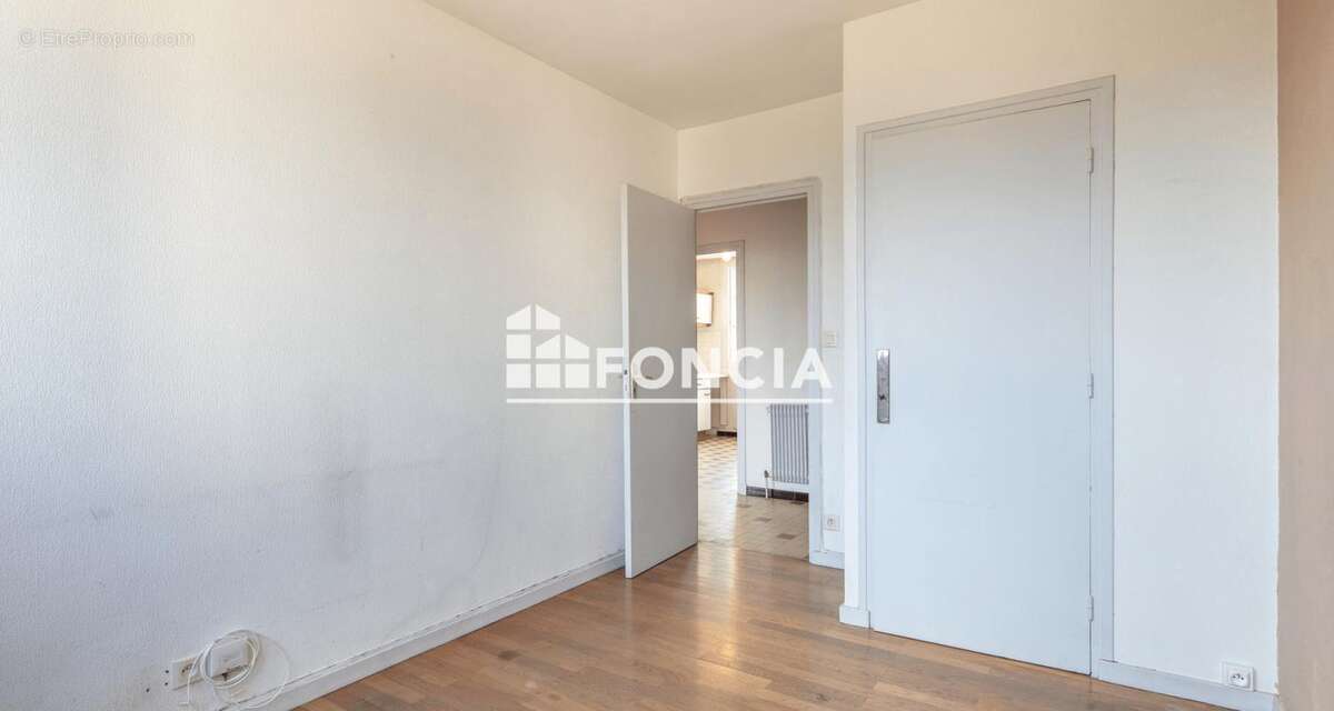 MEYLAN, Secteur Ayguinards, T3 de 56 m2 au 4ème étage avec balcon - photo 9