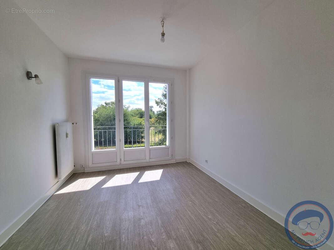 Appartement T2 rénové avec garage - photo 3