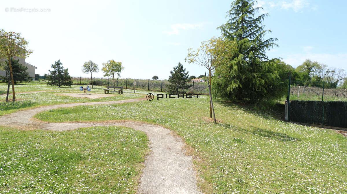 Appartement à SAINT-QUENTIN-DE-BARON