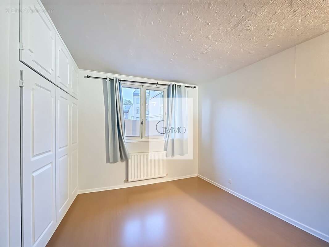 Appartement à L'HAY-LES-ROSES