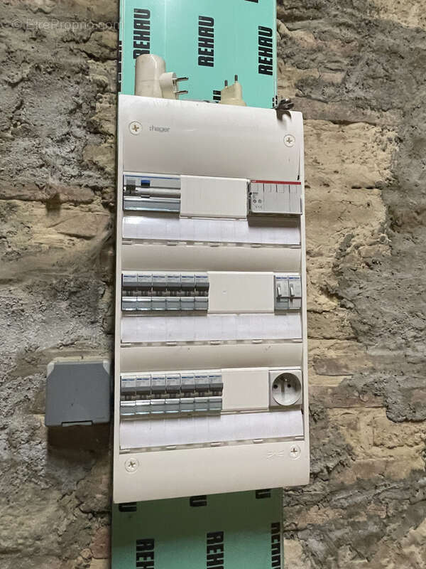 Maison à CHAMPROUGIER