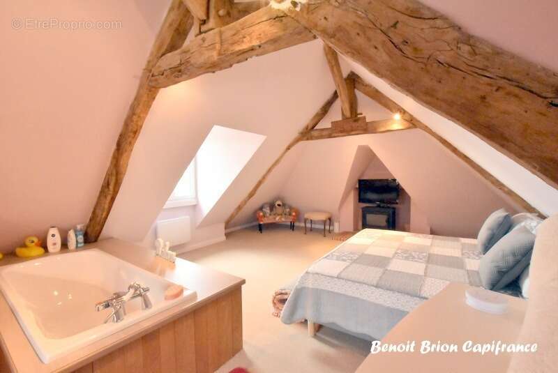 Maison à FOUGEROLLES-DU-PLESSIS