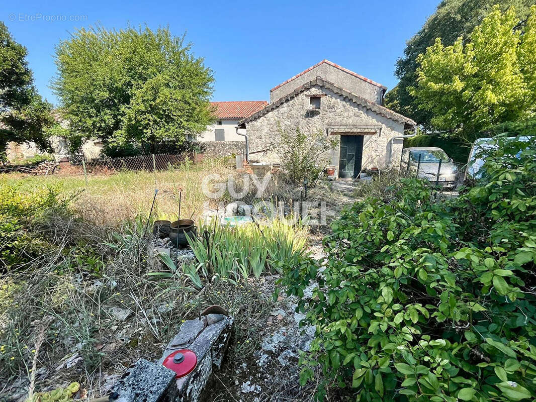 Maison de village avec terrasse, garage et jardin - photo 10