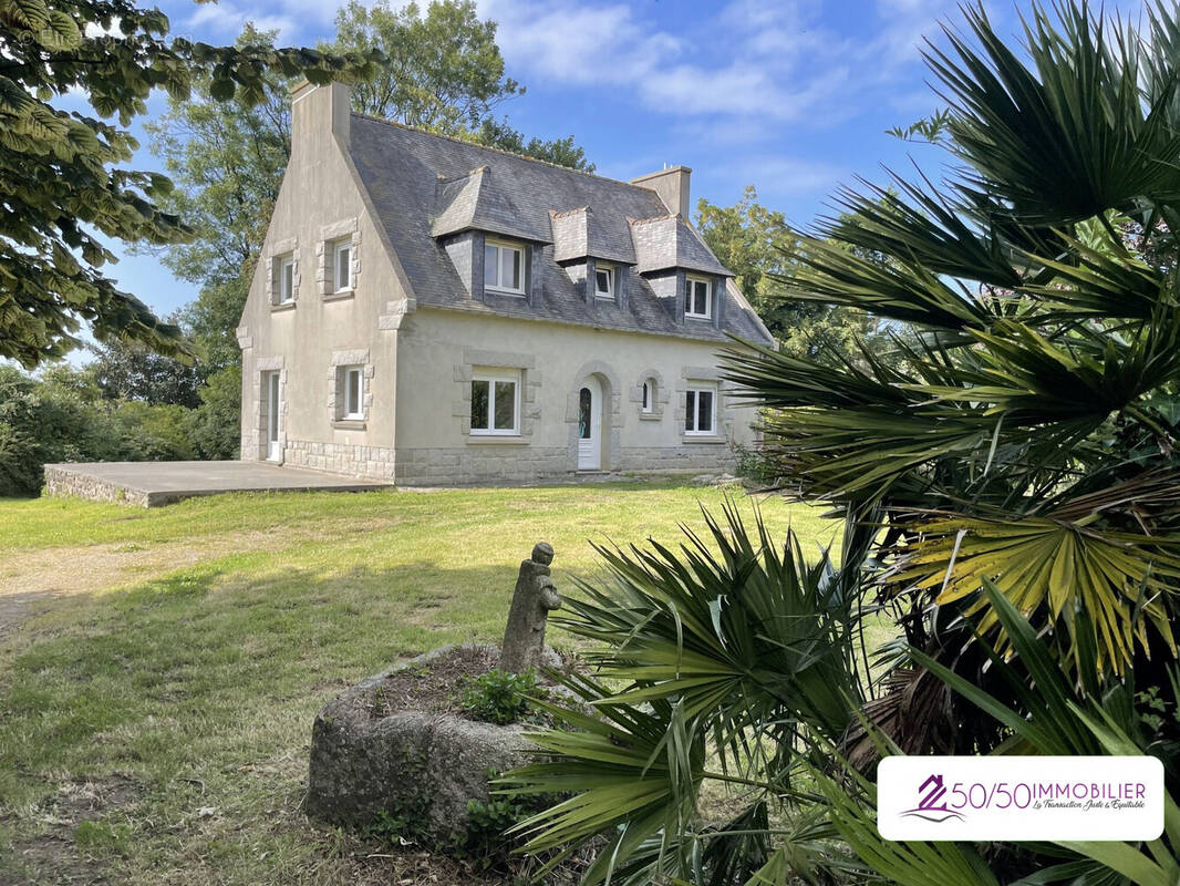 Maison à PLOUNEVEZ-LOCHRIST