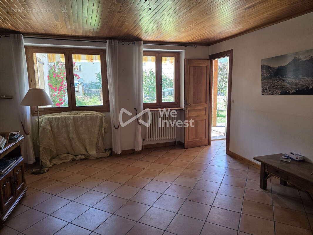 Maison 86 m² à Villar-Saint-Pancrace  - photo 5