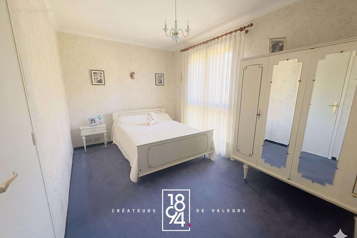 ARLES - Maison 90 m2 à rénover, Terrain 476 m2 - photo 7