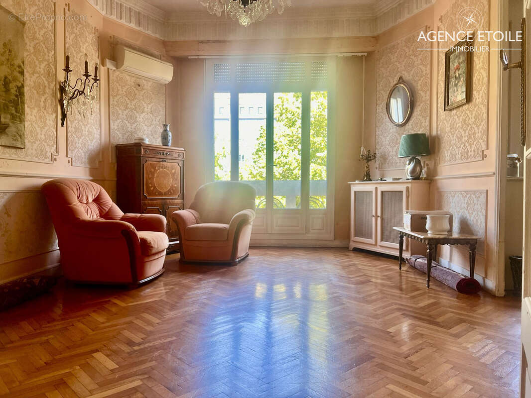 Appartement à MARSEILLE-8E