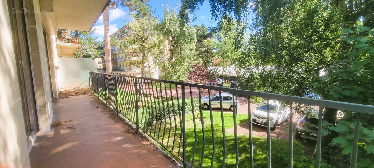 Appartement à LE PLESSIS-ROBINSON