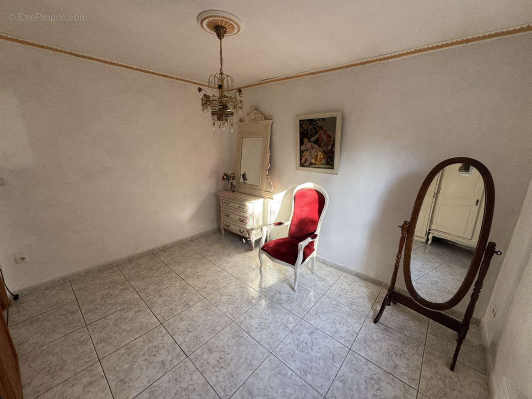 Maison à REGUSSE
