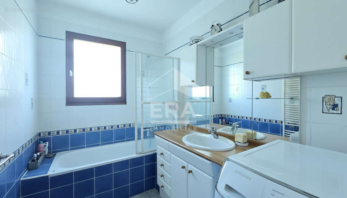 Vernègues !Maison familiale de 198 m² avec vue dégagée sur les collines - photo 10