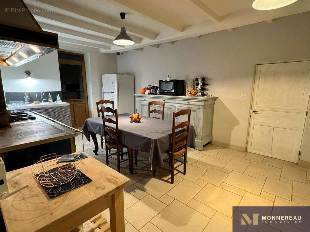 Maison à BARBEZIEUX-SAINT-HILAIRE