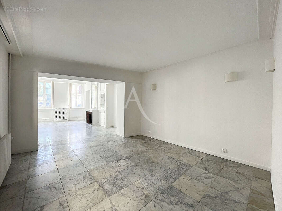 Maison de ville 6 pièces de 102.02 m² - Centre-ville de Saint-Germain-en-Laye - photo 4
