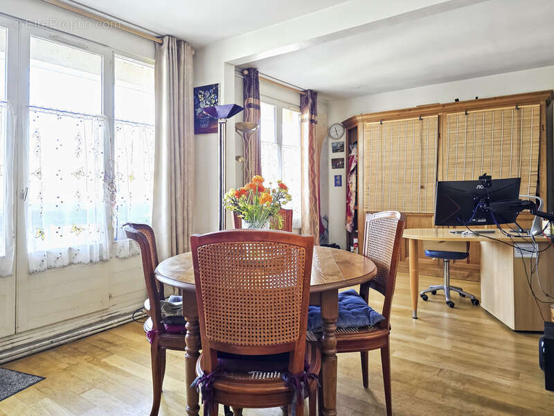 Appartement à FONTENAY-LE-FLEURY