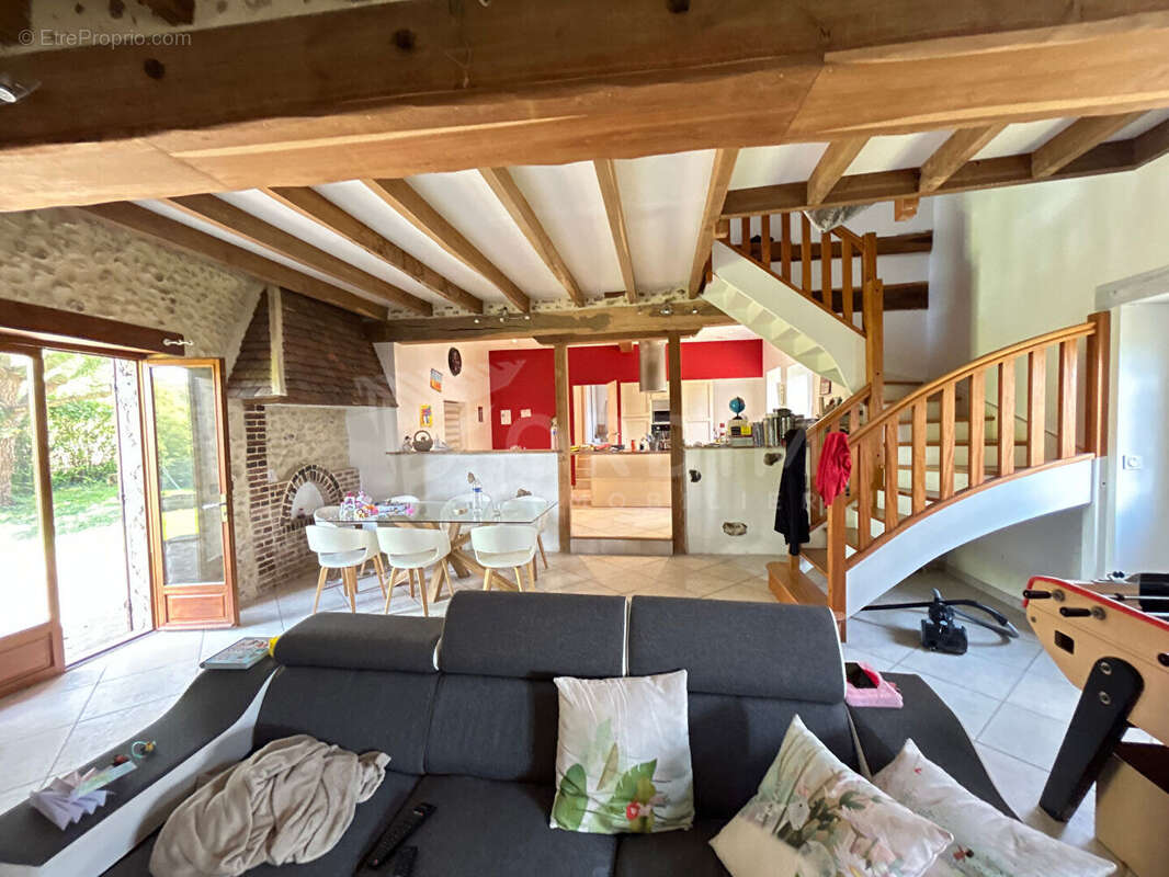 Maison à TOUCY