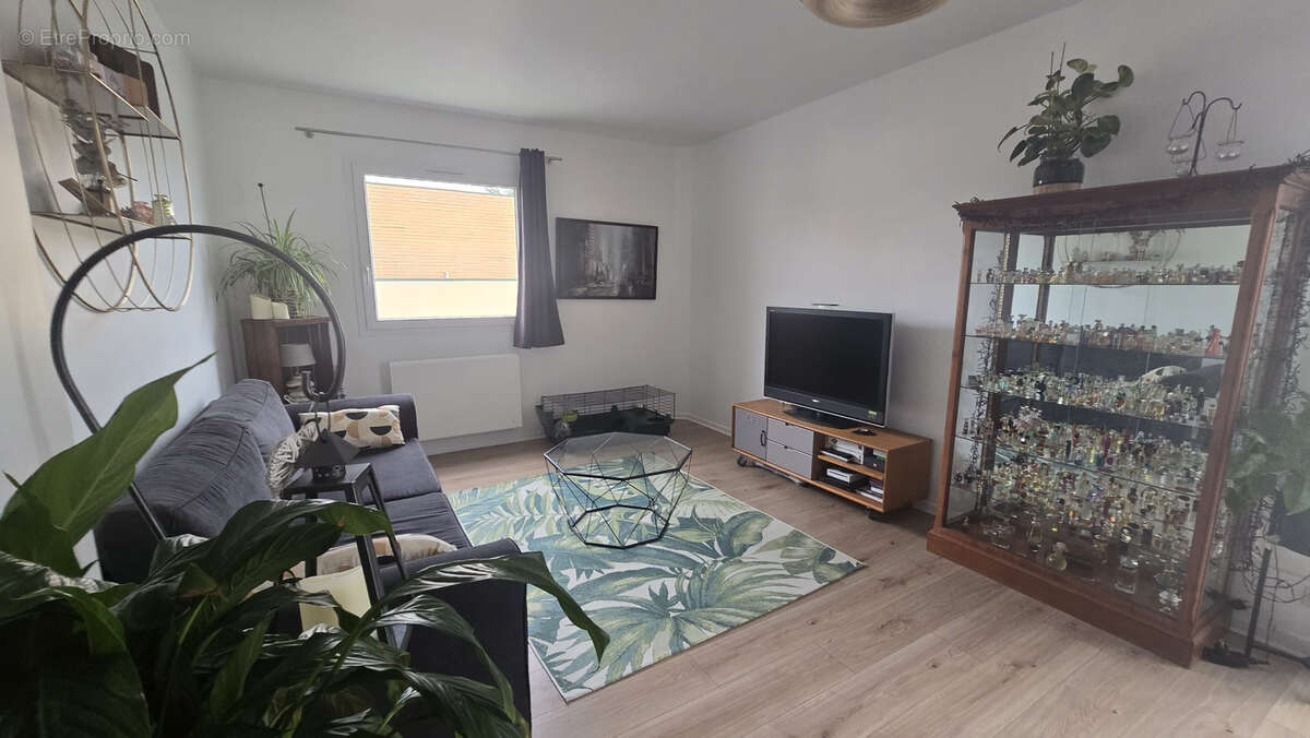 Appartement à BONNELLES