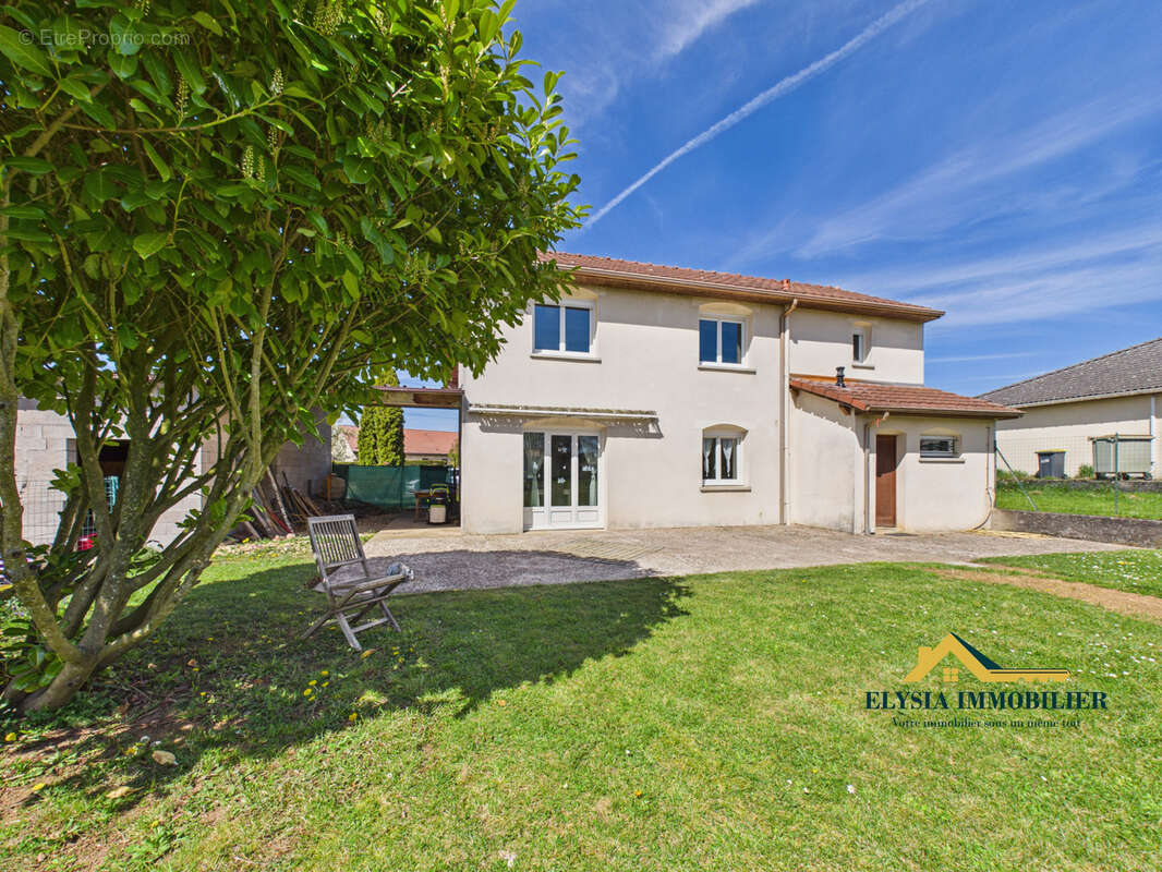 Maison à COLOMBEY-LES-BELLES