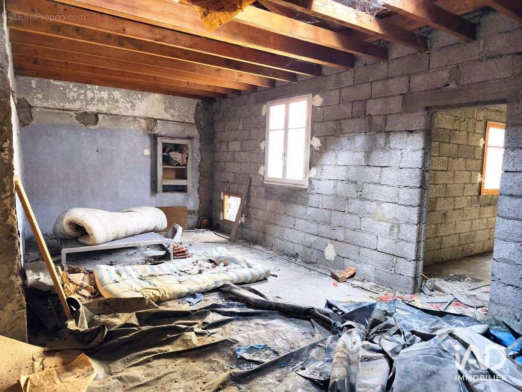 Photo 8 - Commerce à SAINT-GERMAIN-LEMBRON