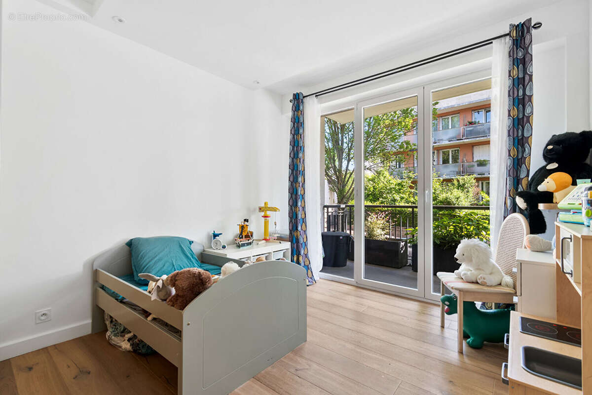 Appartement à SURESNES